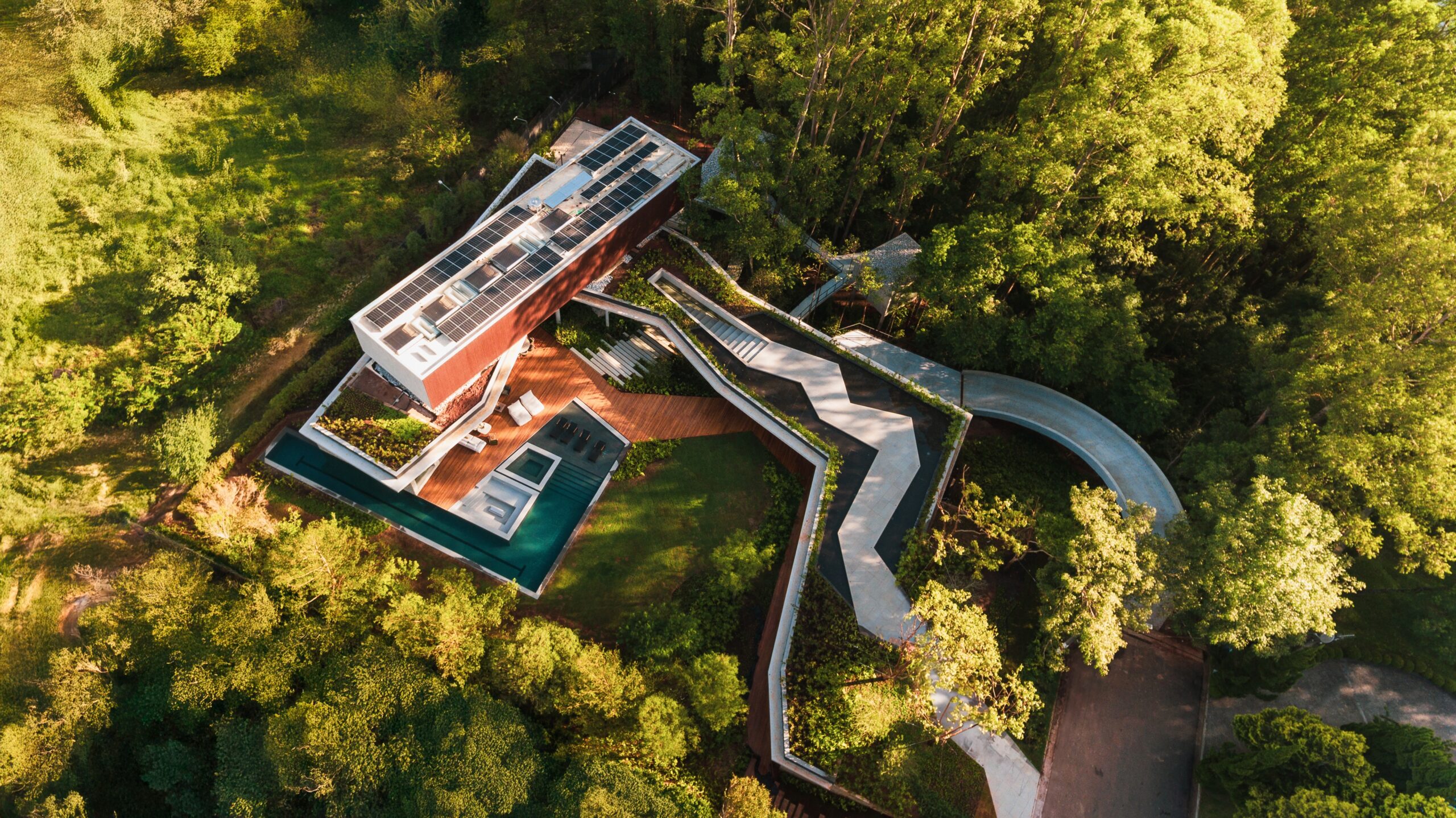 Walkway House by FGMF Architects